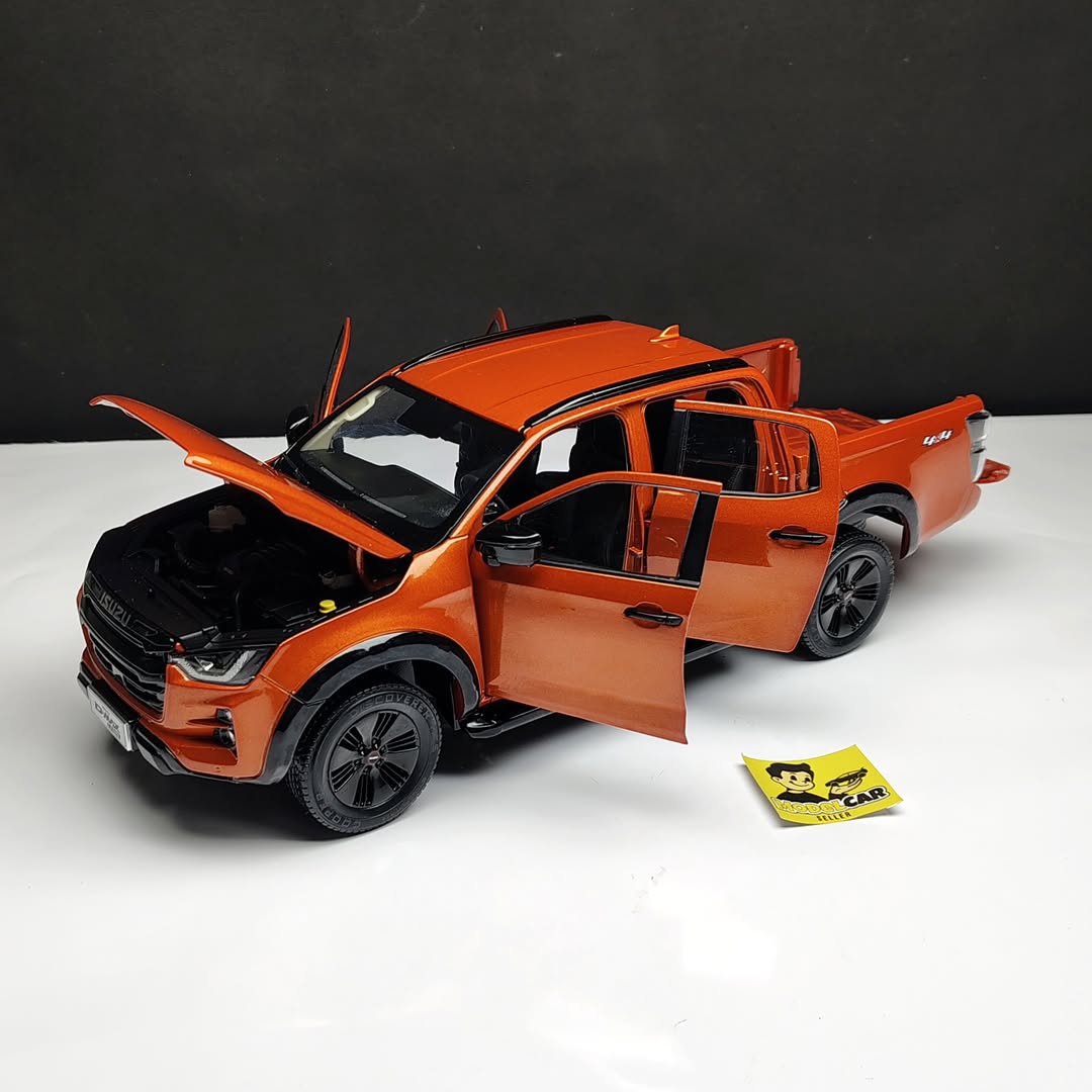 1/18 ISUZU D MAX D-MAX 2023 Pickup Truck Diecast Model Car orange all door open
