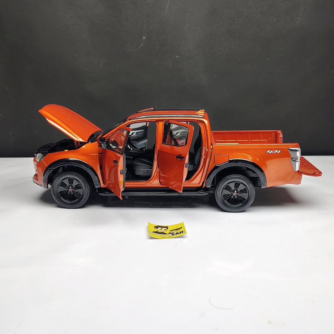 1/18 ISUZU D MAX D-MAX 2023 Pickup Truck Diecast Model Car orange side all door open
