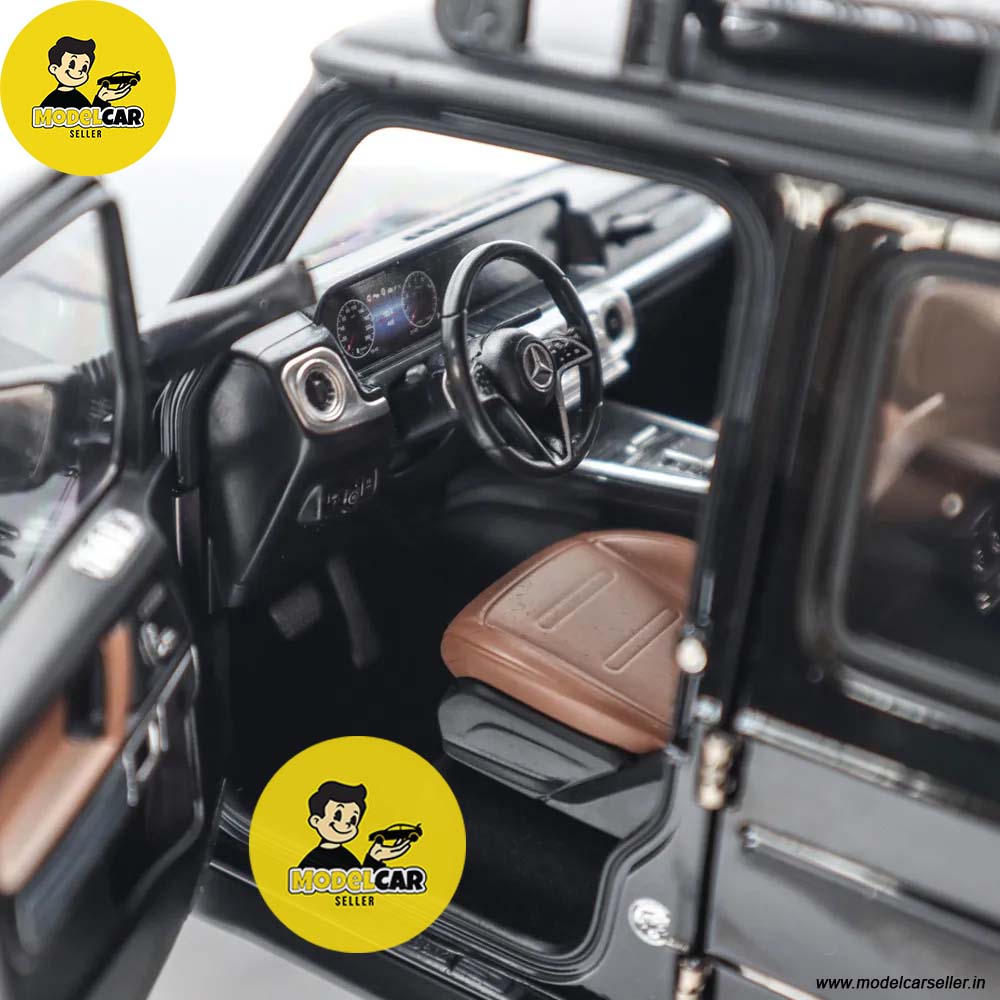 PRE-ORDER 1/18 Mercedes-Benz G CLASS Professional 2024 Norev