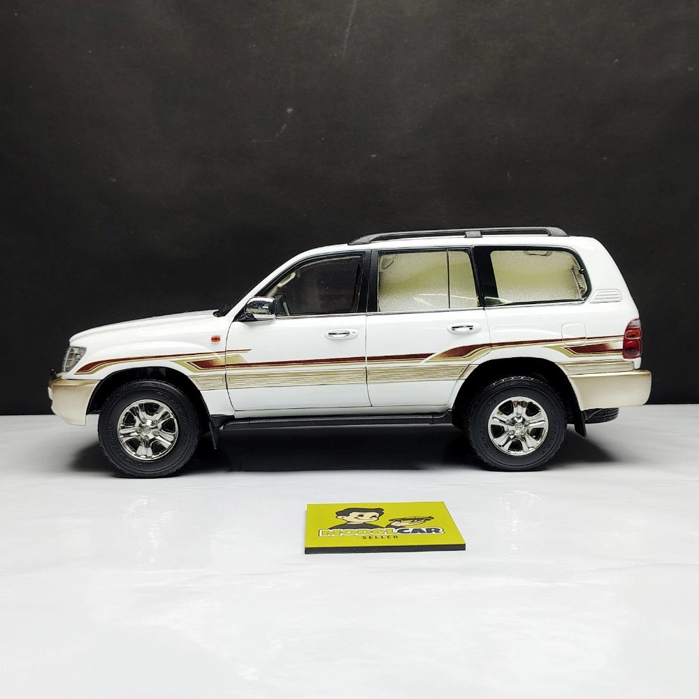 1 18 Toyota Land Cruiser LC100 white Diecast Model SUV