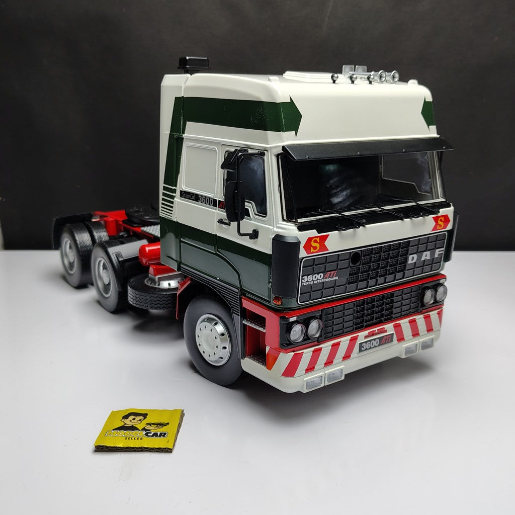1:18 Roadking DAF Space Cab Truck Diecast Scale Model