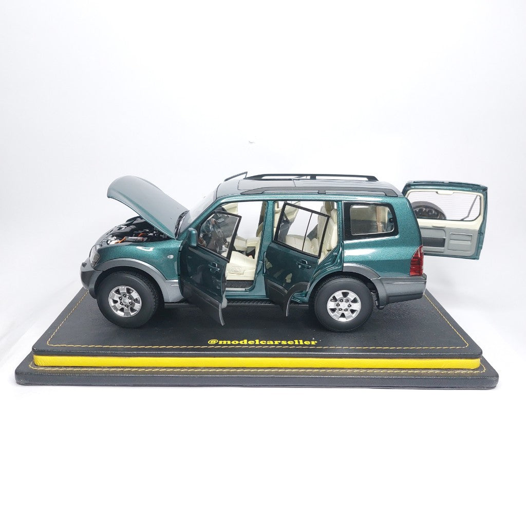 1:18 YC Model Mitsubishi Pajero v73 Diecast Scale Model SUV