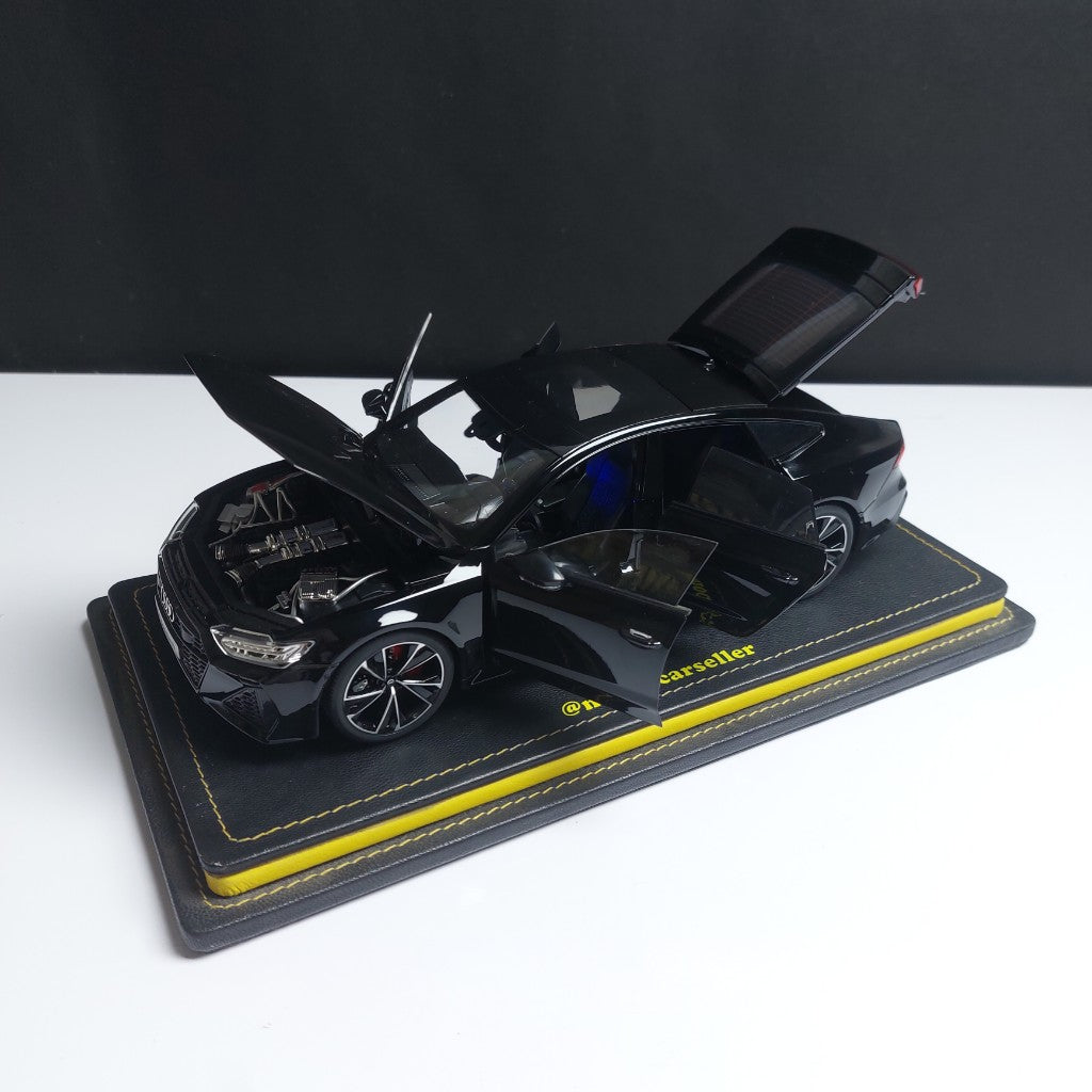1:18 Audi RS7 Diecast Scale Model with Remote Key