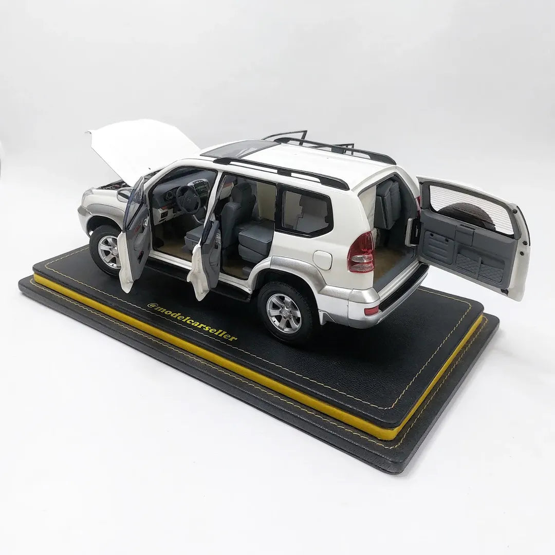 1:18 Dealer Edition Toyota Prado GX Diecast Scale Model