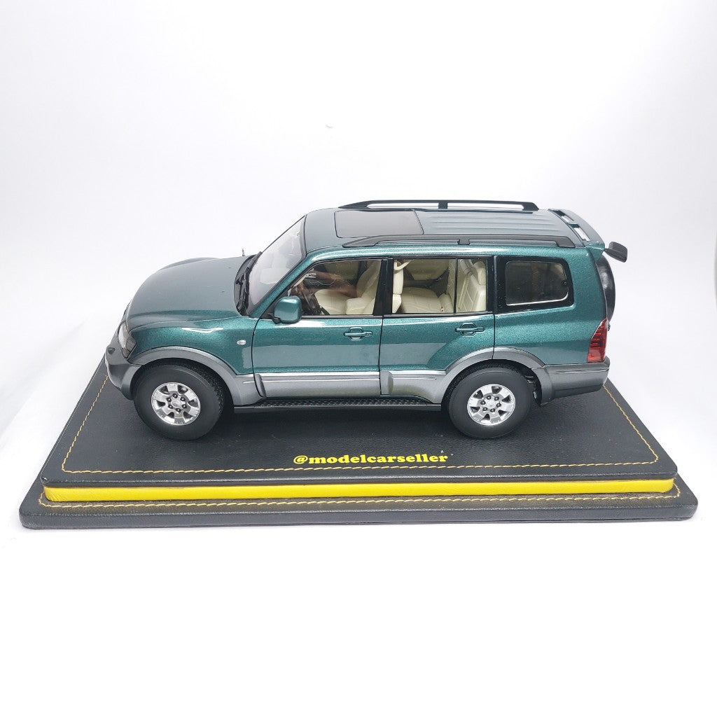 1:18 YC Model Mitsubishi Pajero v73 Diecast Scale Model SUV