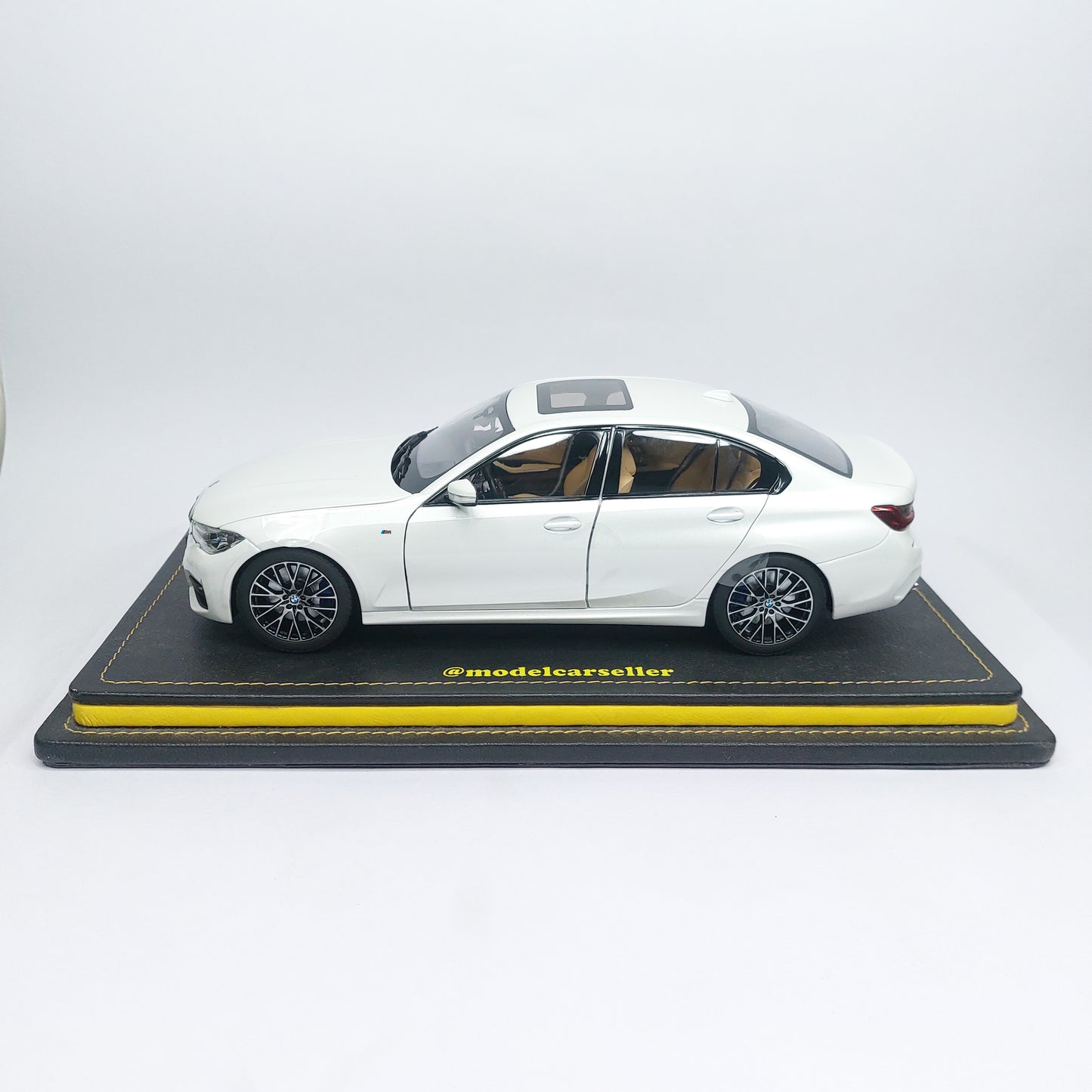 1:18 Norev BMW 330i 2019 G20 Diecast Model Car