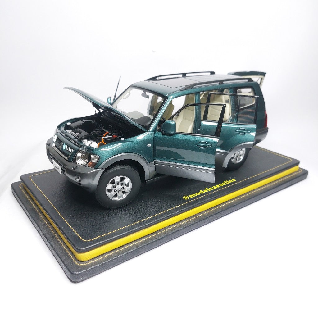 1:18 YC Model Mitsubishi Pajero v73 Diecast Scale Model SUV