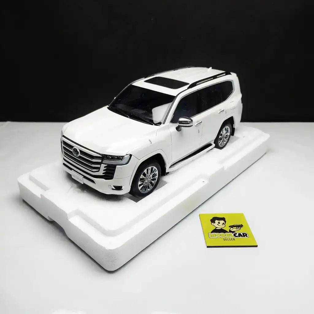 TOYOTA LCD 1:18 ￼Land cruiser ZX (LC300) 1/18 LCD Toyota Land Cruiser LC300 ZX (Black) Full Open