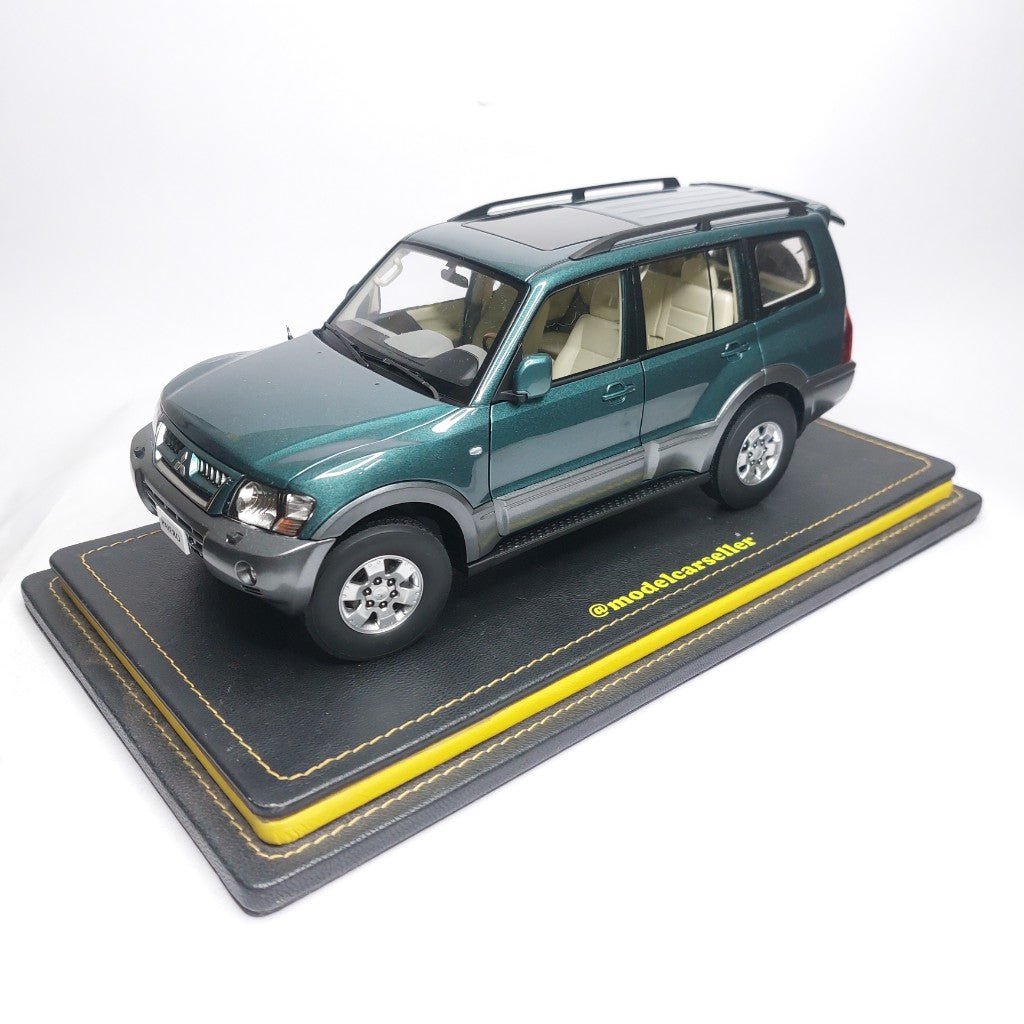 1:18 YC Model Mitsubishi Pajero v73 Diecast Scale Model SUV
