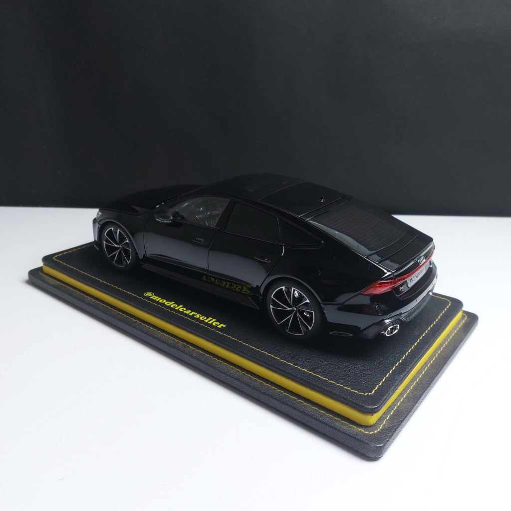 1:18 Audi RS7 Diecast Scale Model with Remote Key
