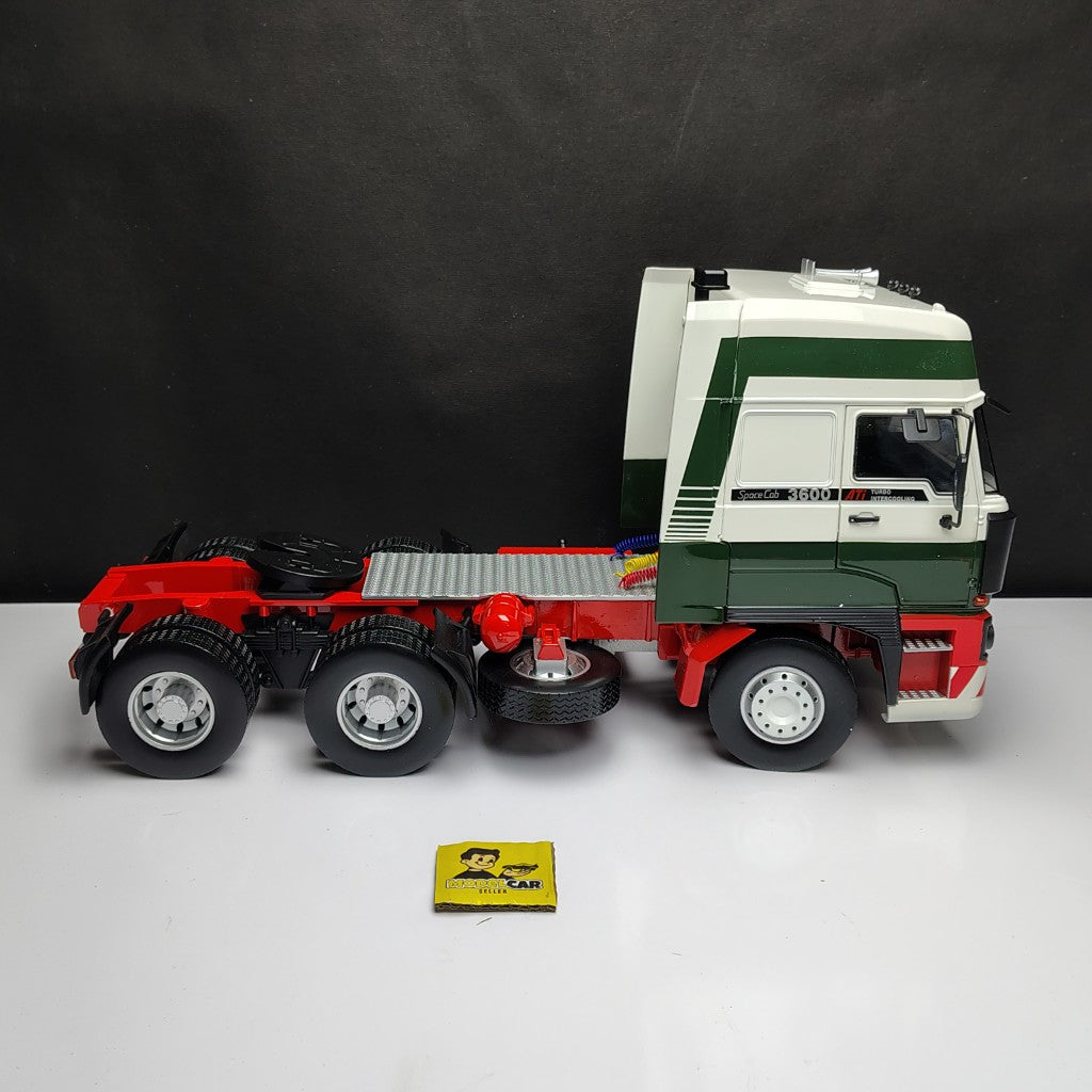 1:18 Roadking DAF Space Cab Truck Diecast Scale Model