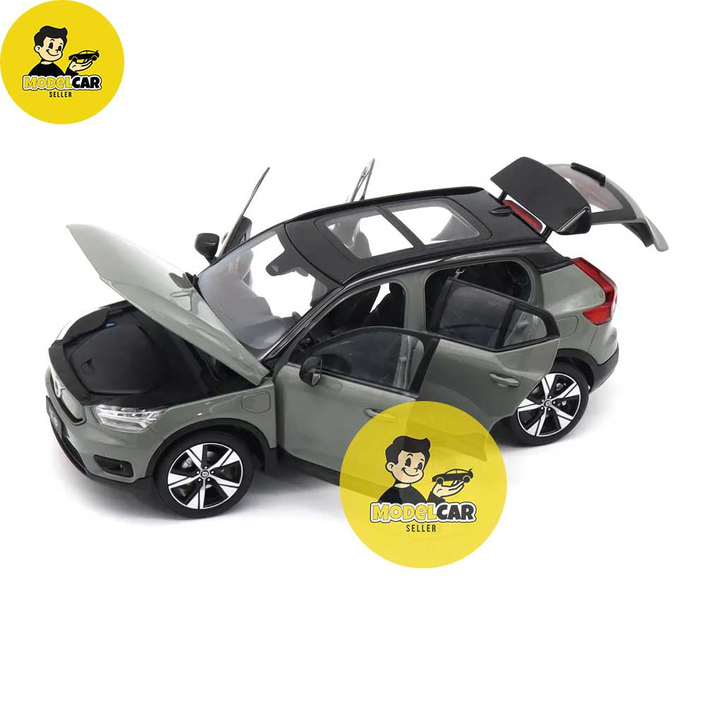 PRE-ORDER 1:18 Dealer Edition Volvo XC40 Recharge Electric Car Diecast Model Car