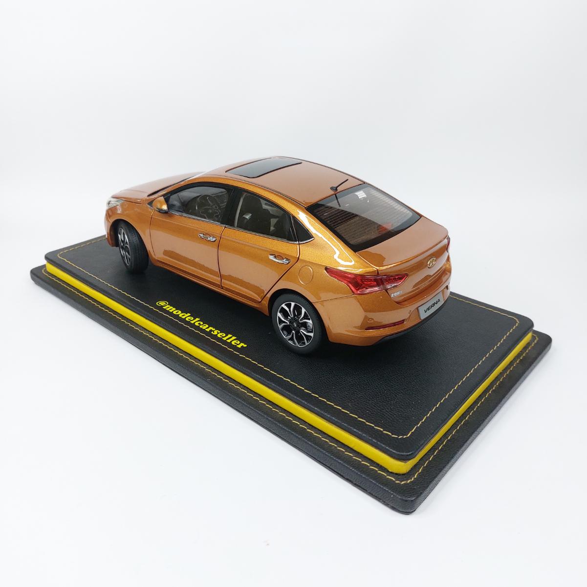 1:18 Dealer Edition Hyundai Verna Diecast Scale Model Car - Orange