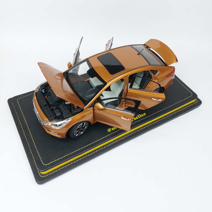 1:18 Dealer Edition Hyundai Verna Diecast Scale Model Car - Orange