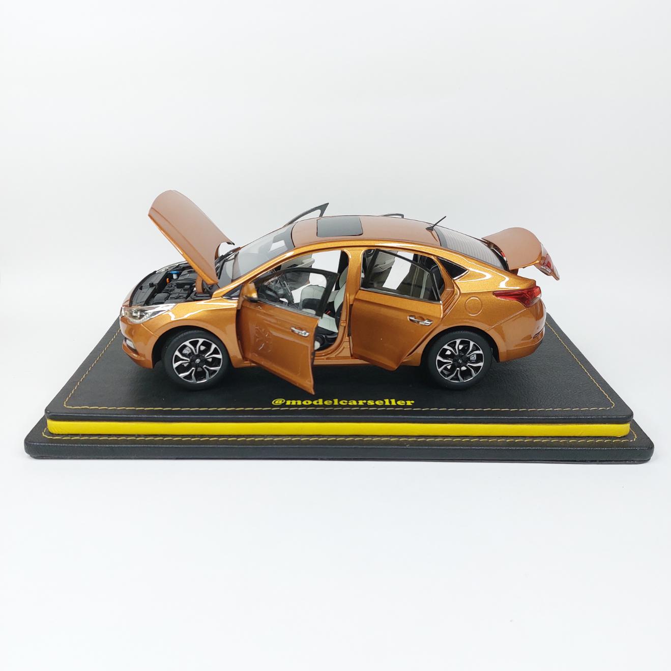 1:18 Dealer Edition Hyundai Verna Diecast Scale Model Car - Orange