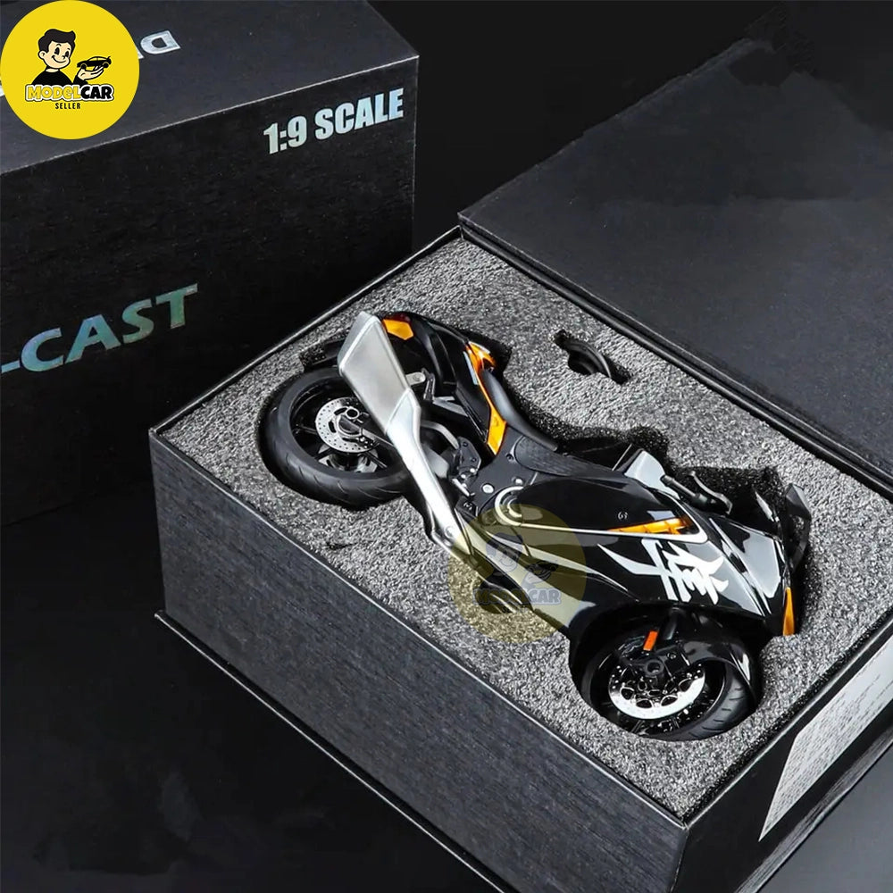Suzuki Hayabusa 1:9 Diecast Scale Model Bike