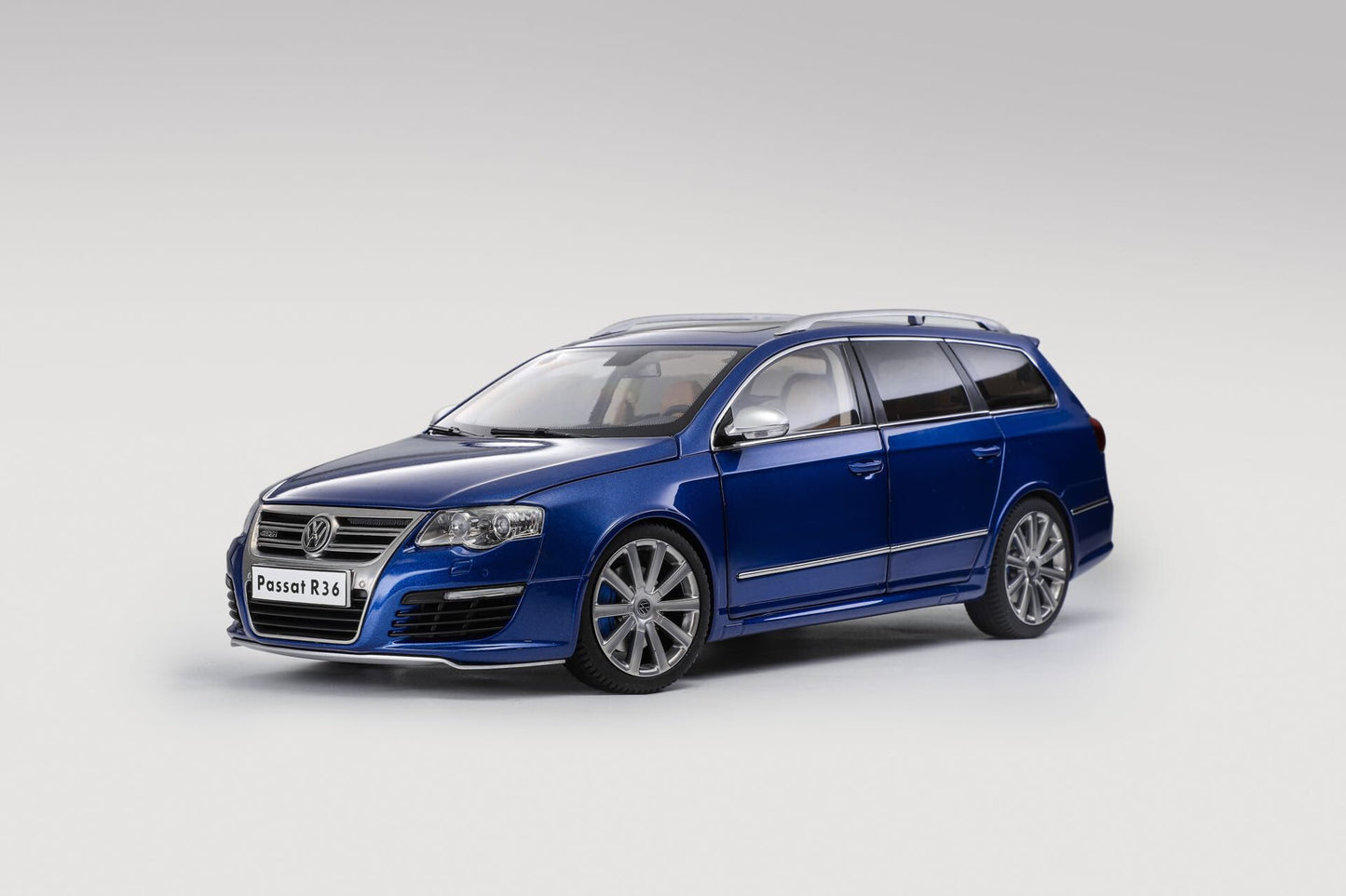 PREORDER 1/18 NZG VW Volkswagen Passat Estate R36 Wagon Diecast Scale Model Car