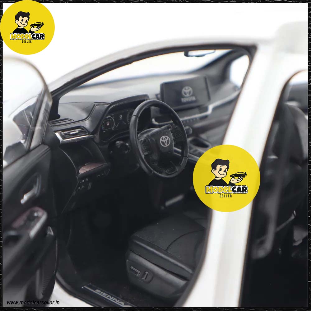  1/18 Toyota SIENNA Dealer Edition MPV Diecast Model white interior