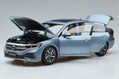 1/18 Volkswagen Passat 2022 Diecast Scale Model Car