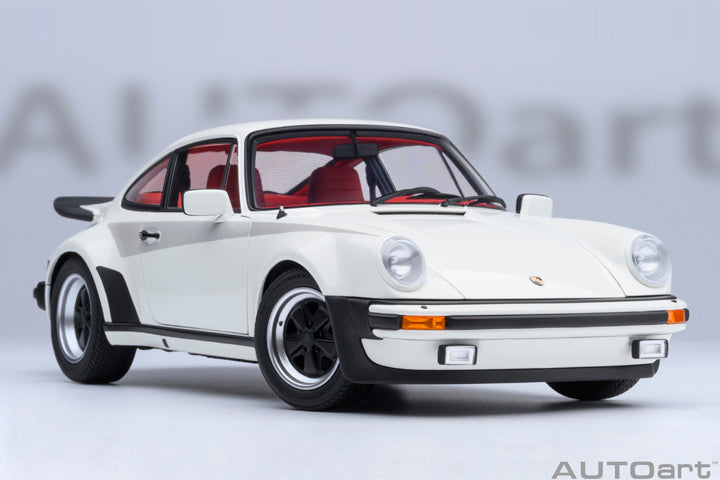 1/18 PORSCHE 911 930 TURBO 3.0 AUTOart Diecast Scale Model Car