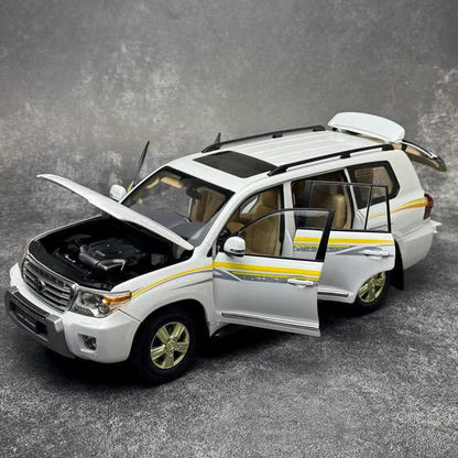 1/18 Toyota Land Cruiser LC200 Diecast Model SUV