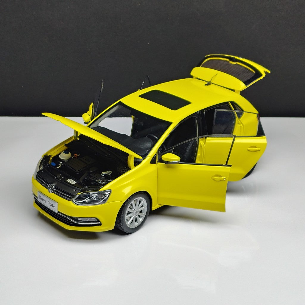 1 18 Volkswagen Polo Diecast Scale Model Car  doors open