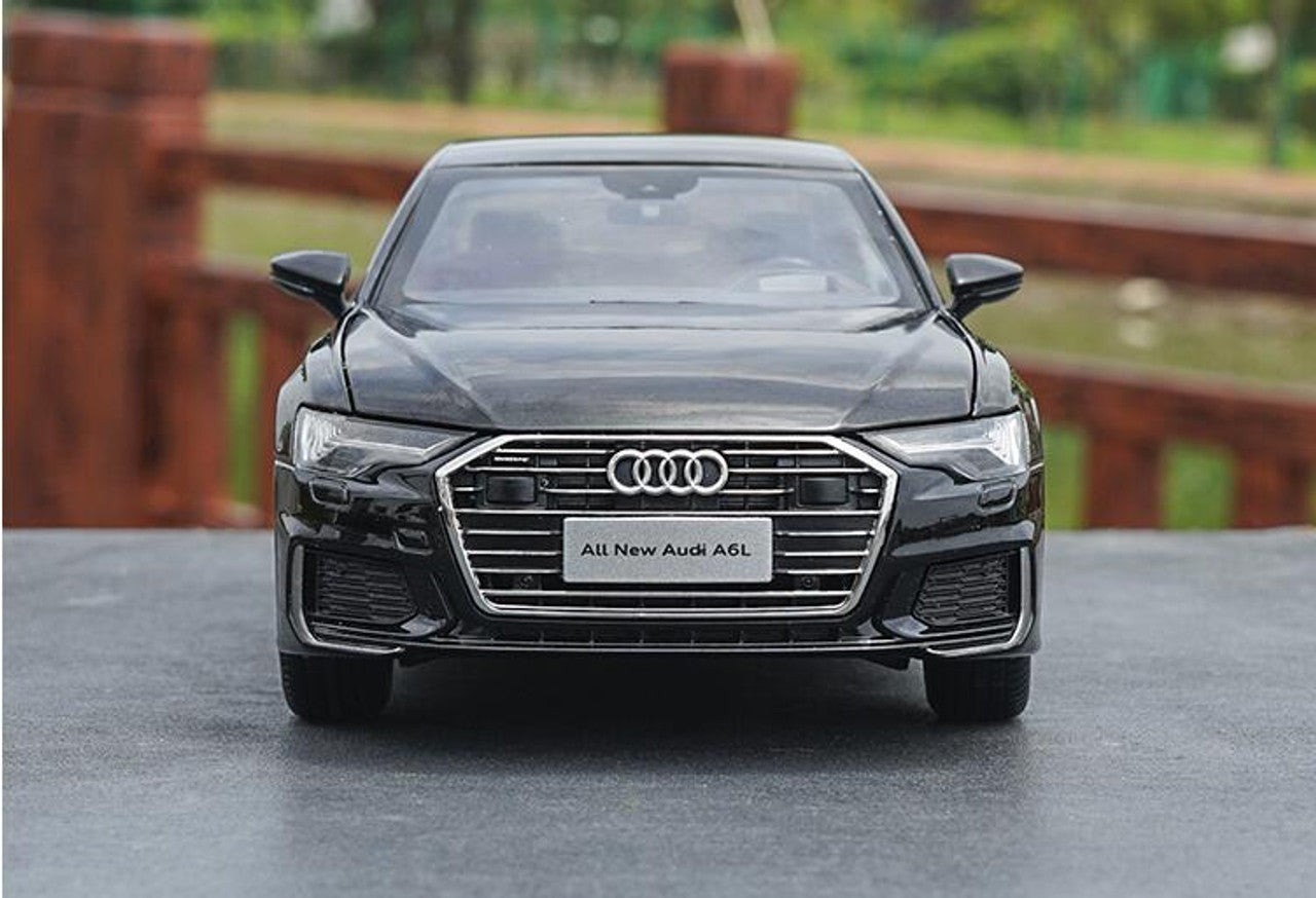 アウディ　A6L 1/18 PREORDER 1:18 Dealer Edition Audi A6 A6L 2019 Diecast Scale Model