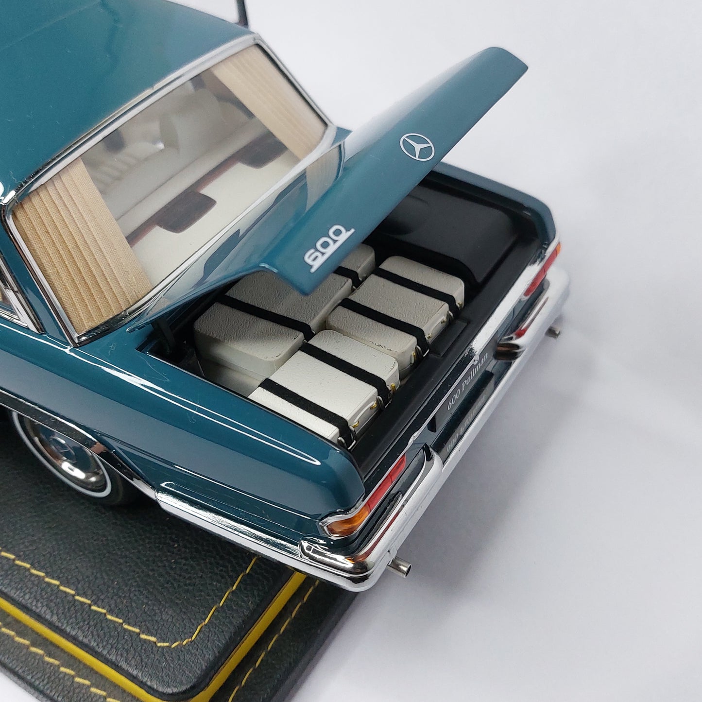 1:18 NZG Mercedes Benz 600 Pullman W100 1963-1981 Diecast Model Car