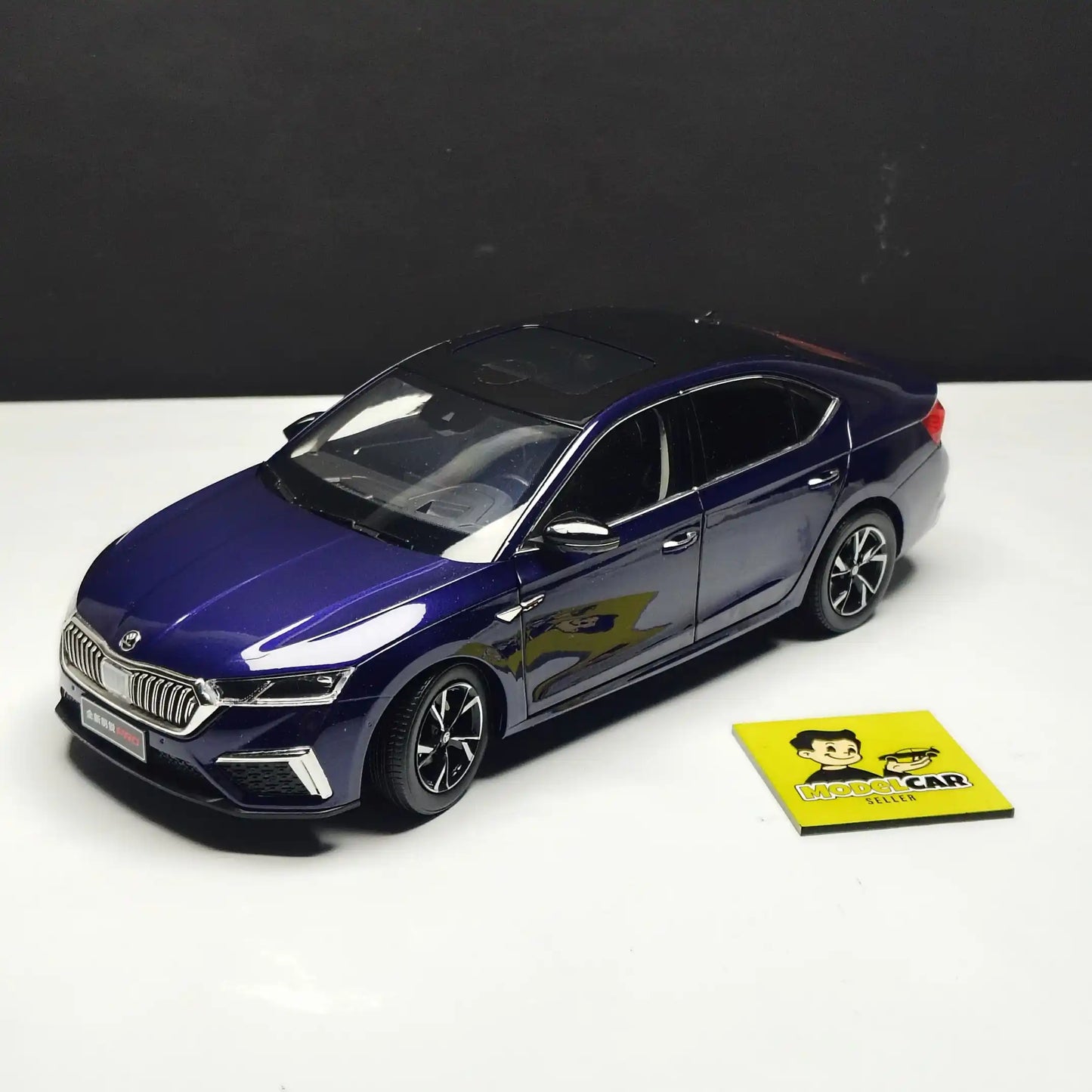 1/18 Skoda Octavia Diecast Car