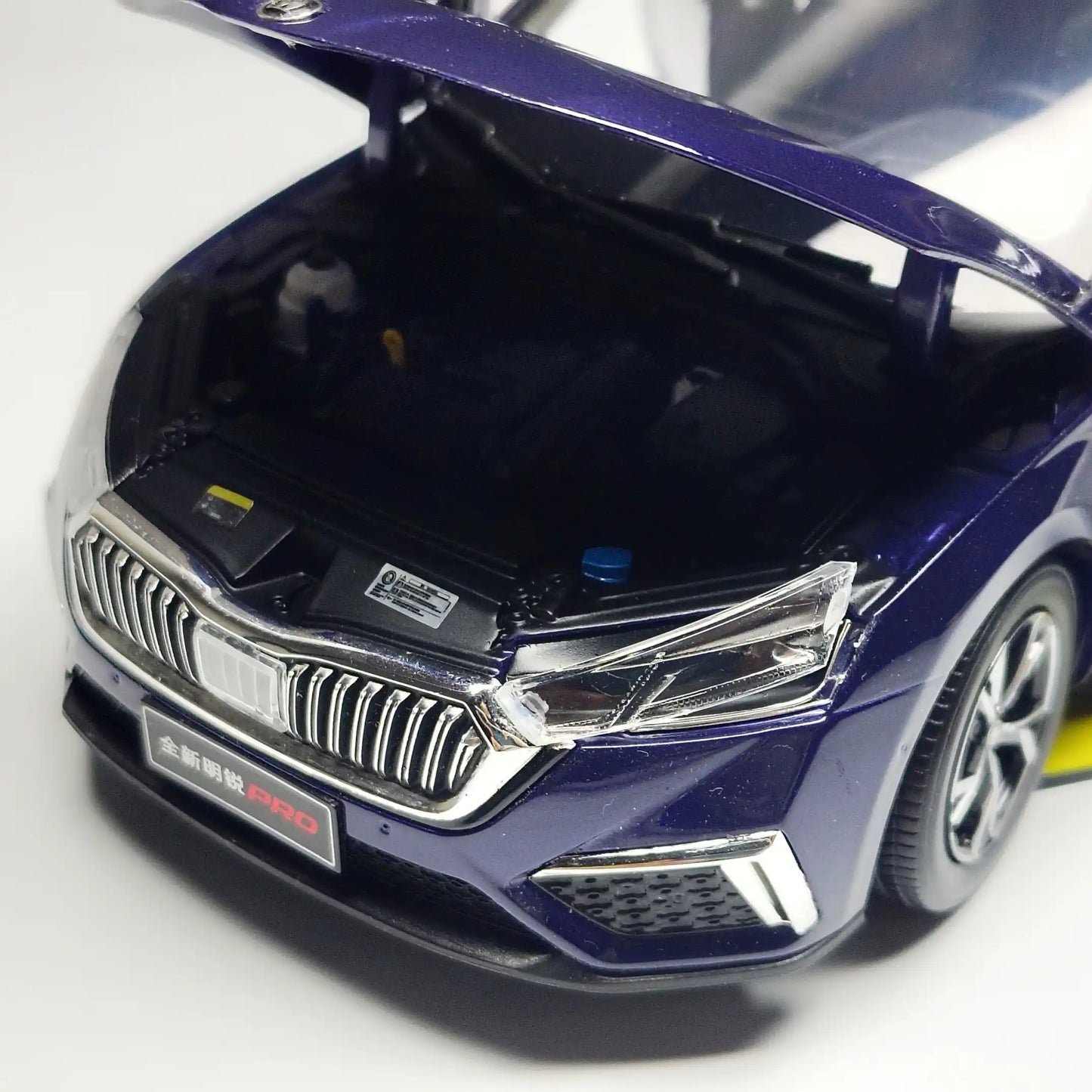 1/18 Skoda Octavia Diecast Car