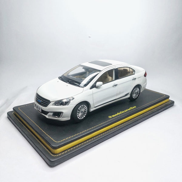 1 1 8 suzuki diecast scale model car