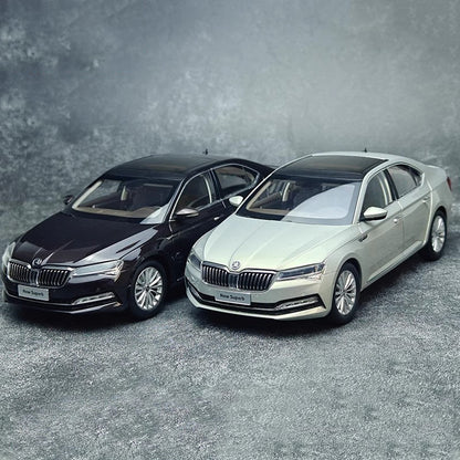 PREORDER - 1:18 Dealer Edition Skoda Superb Diecast Scale Model Car