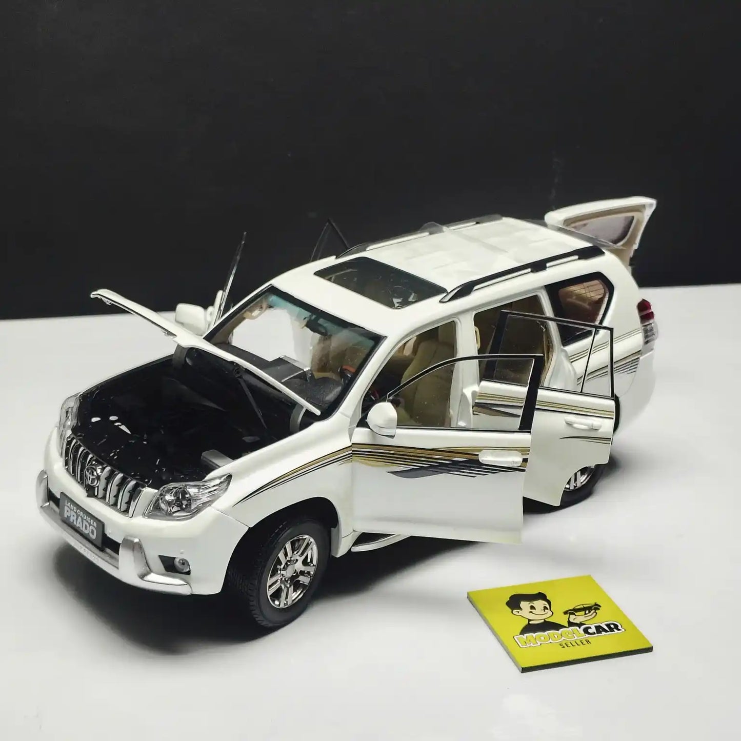 1/18 Toyota Land Cruiser Prado Diecast Scale Model SUV