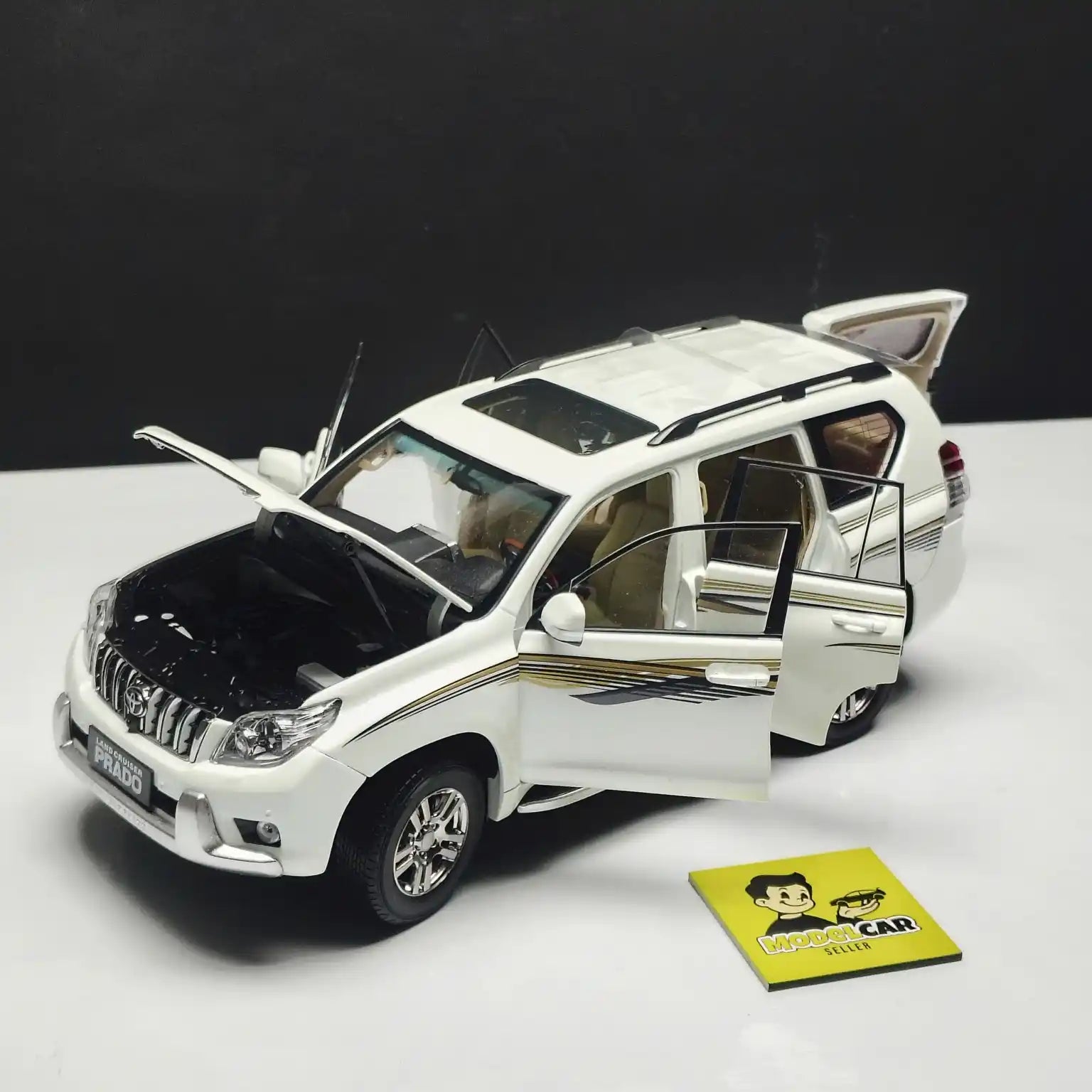 1/18 Toyota Land Cruiser Prado Diecast Scale Model SUV