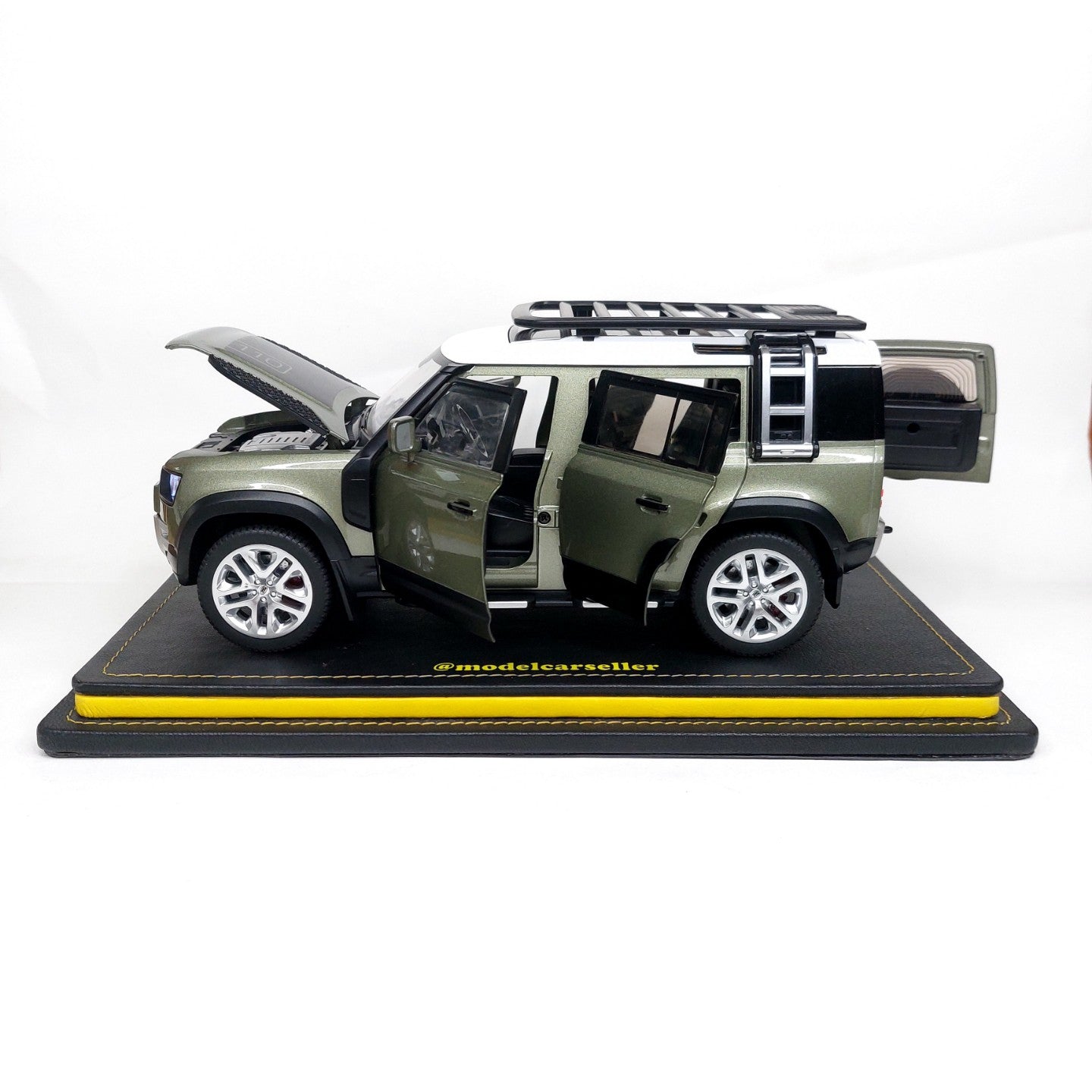 1:18 QY Toys Land Rover Defender Diecast Model Car