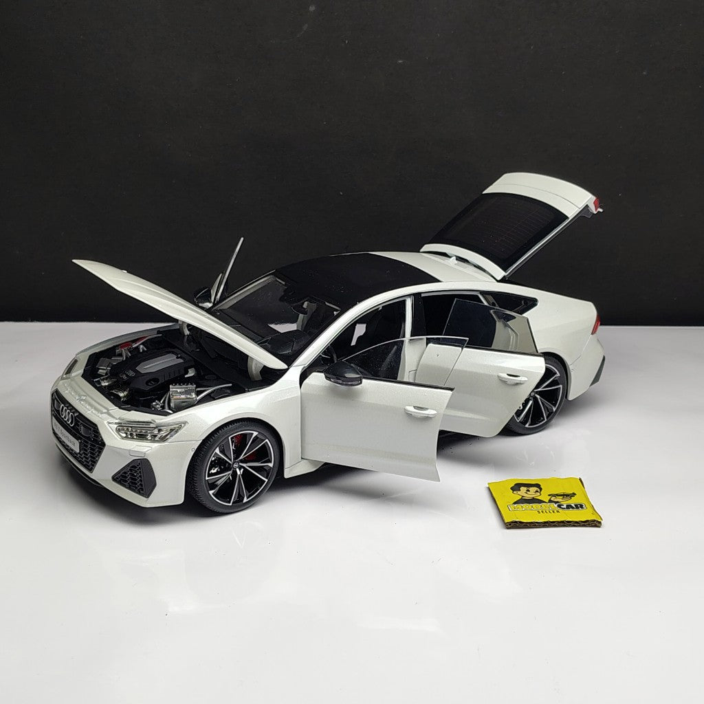 1:18 Audi RS7 Diecast Scale Model with Remote Key