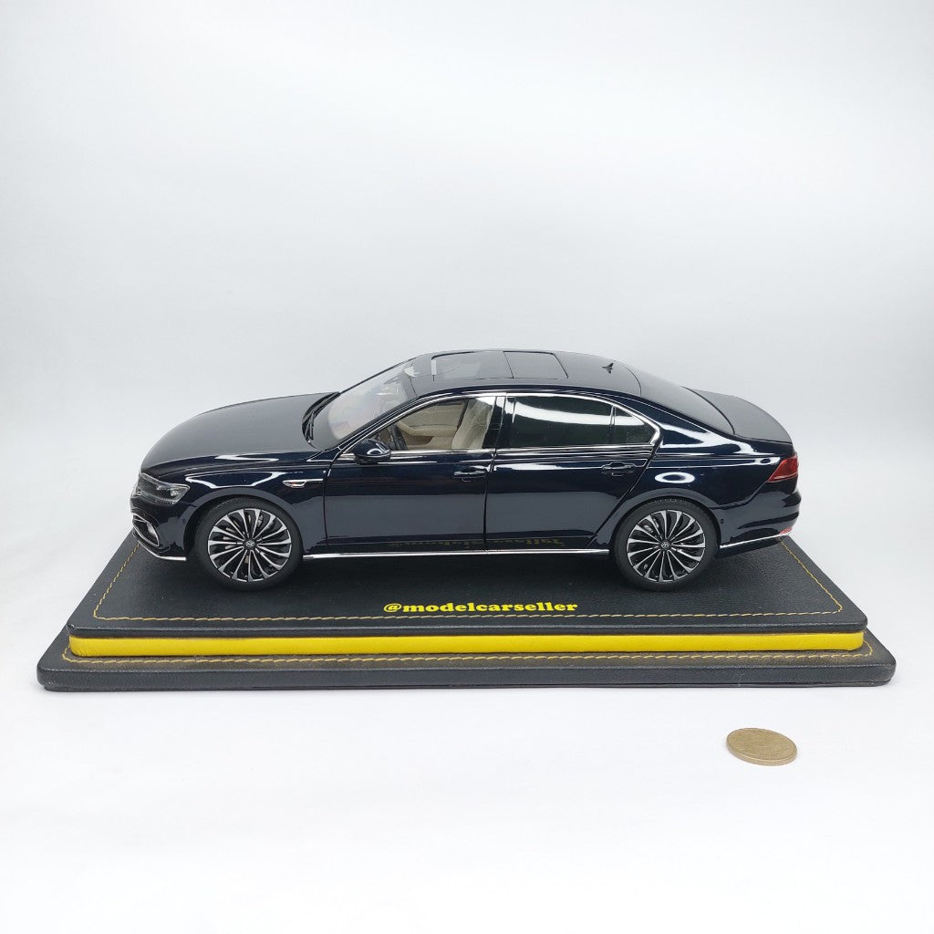 1:18 Dealer Edition Volkswagen Phideon Diecast Scale Model Car