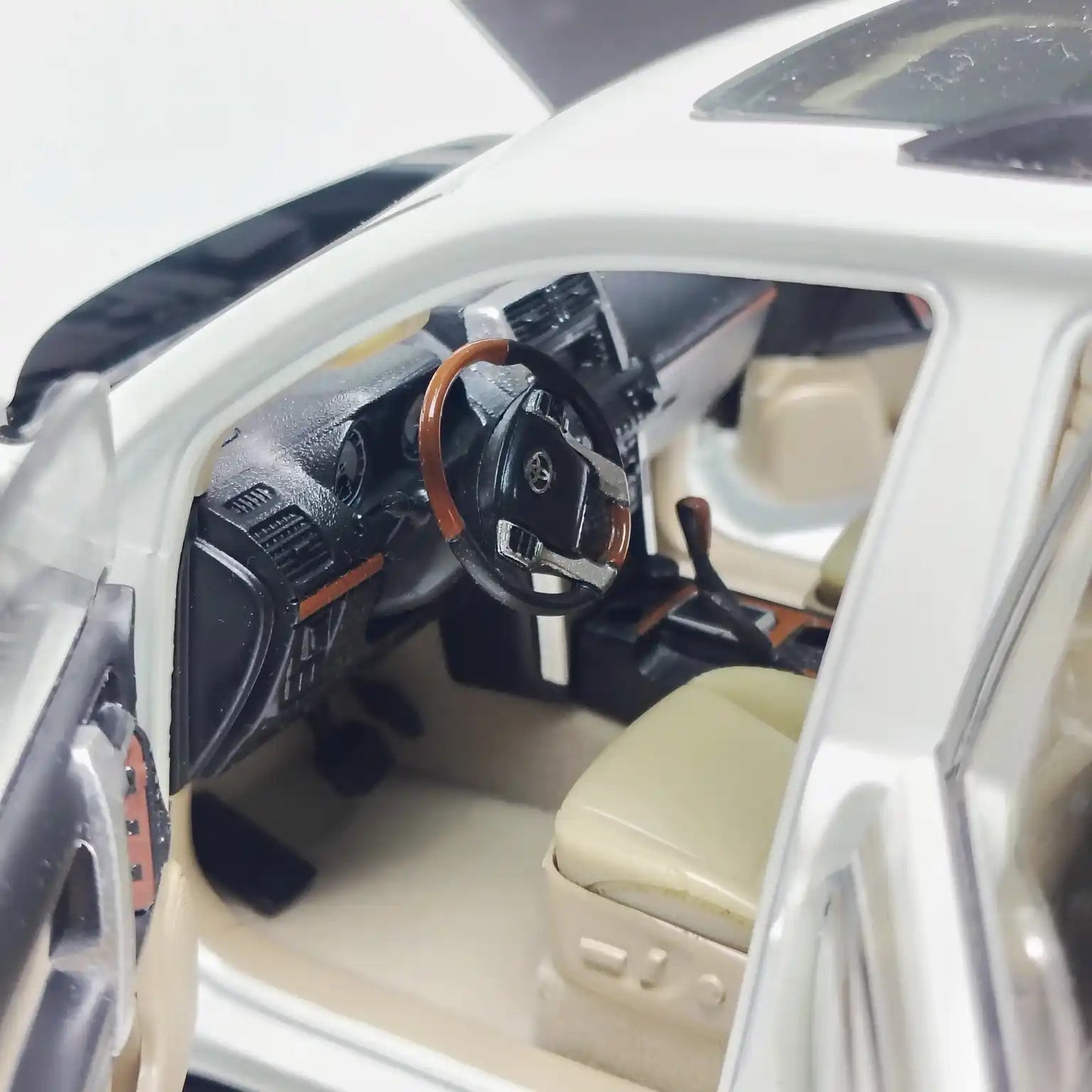 1/18 Toyota Land Cruiser Prado Diecast Scale Model SUV