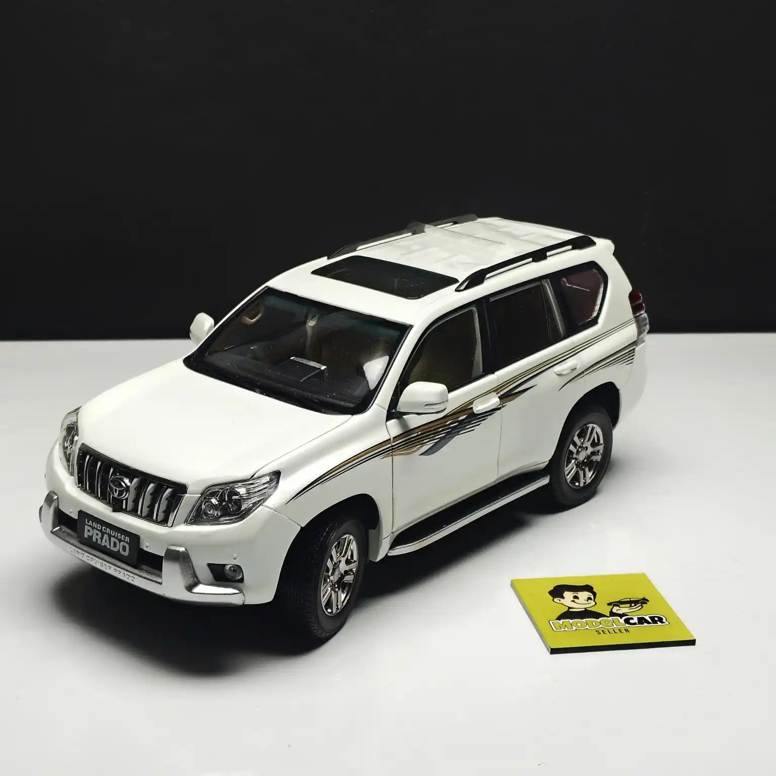 1/18 Toyota Land Cruiser Prado Diecast Scale Model SUV