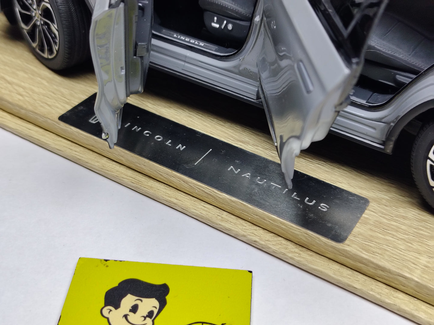 1/18 Lincoln New NAUTILUS 2023 Diecast Scale Model SUV