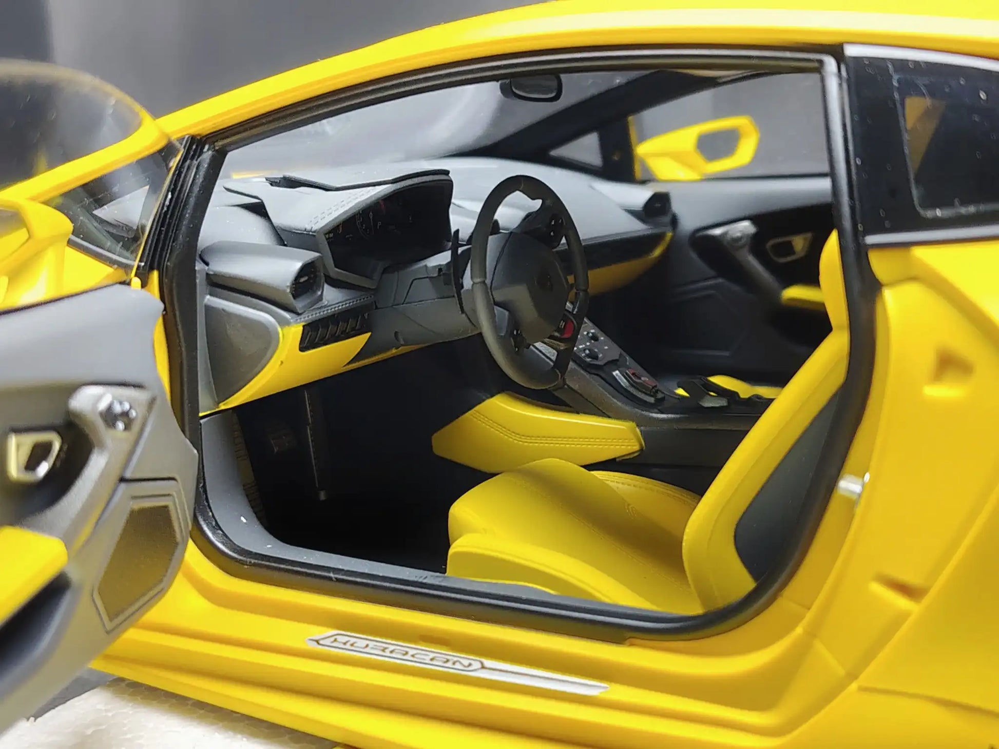 1/12 LAMBORGHINI HURACAN LP610-4 AUTOART MATT YELLOW 12097  Diecast Scale Model Car