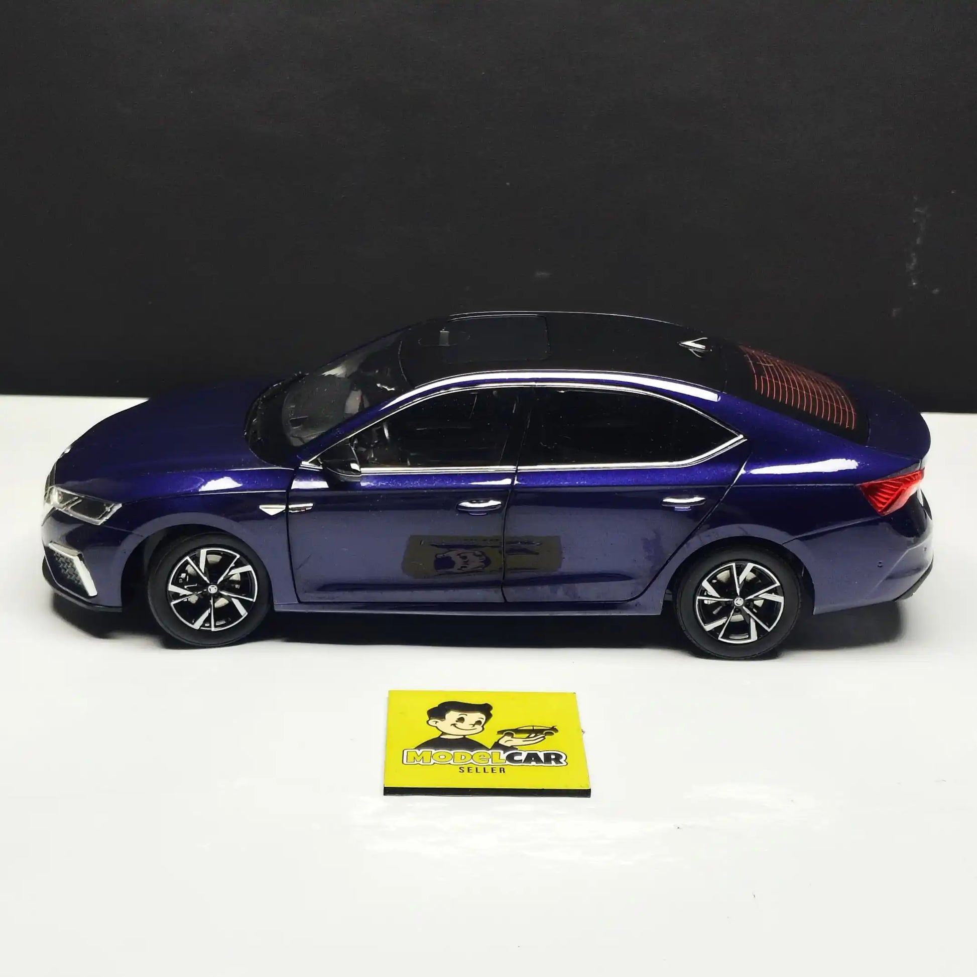 1 18 skoda octavia diecast scale model